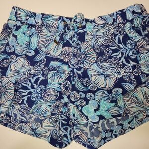 ✨💙Lilly Pulitzer Blue Coral Reef shorts womens size small✨